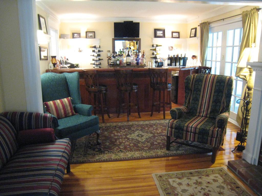 Victoria Inn Хамптън Екстериор снимка